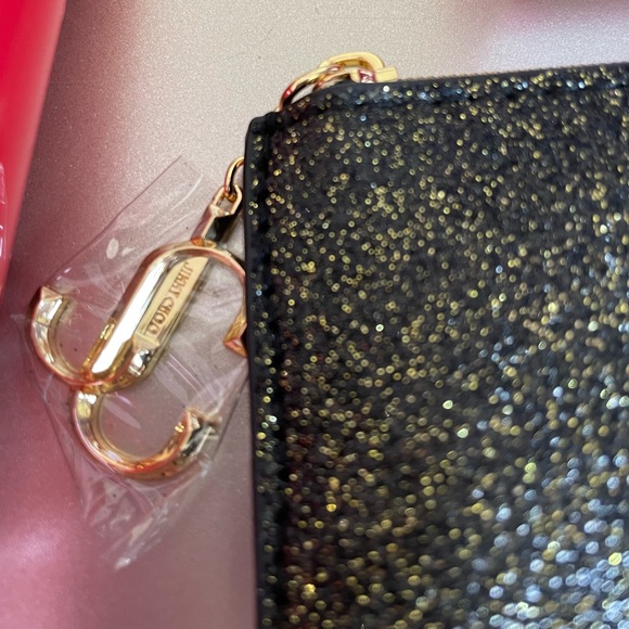 Jimmy Choo login perfumes, lotion, and pouch - Picture 3 of 5